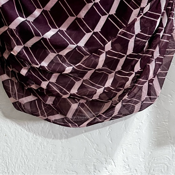 ASTR The Label Long Sleeve Demi Top Women’s Size Large Wine-Pink Geo Ruched - Picture 8 of 15